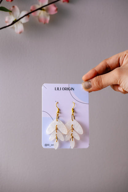 White Leaf Resin Earring - Lili-Origin