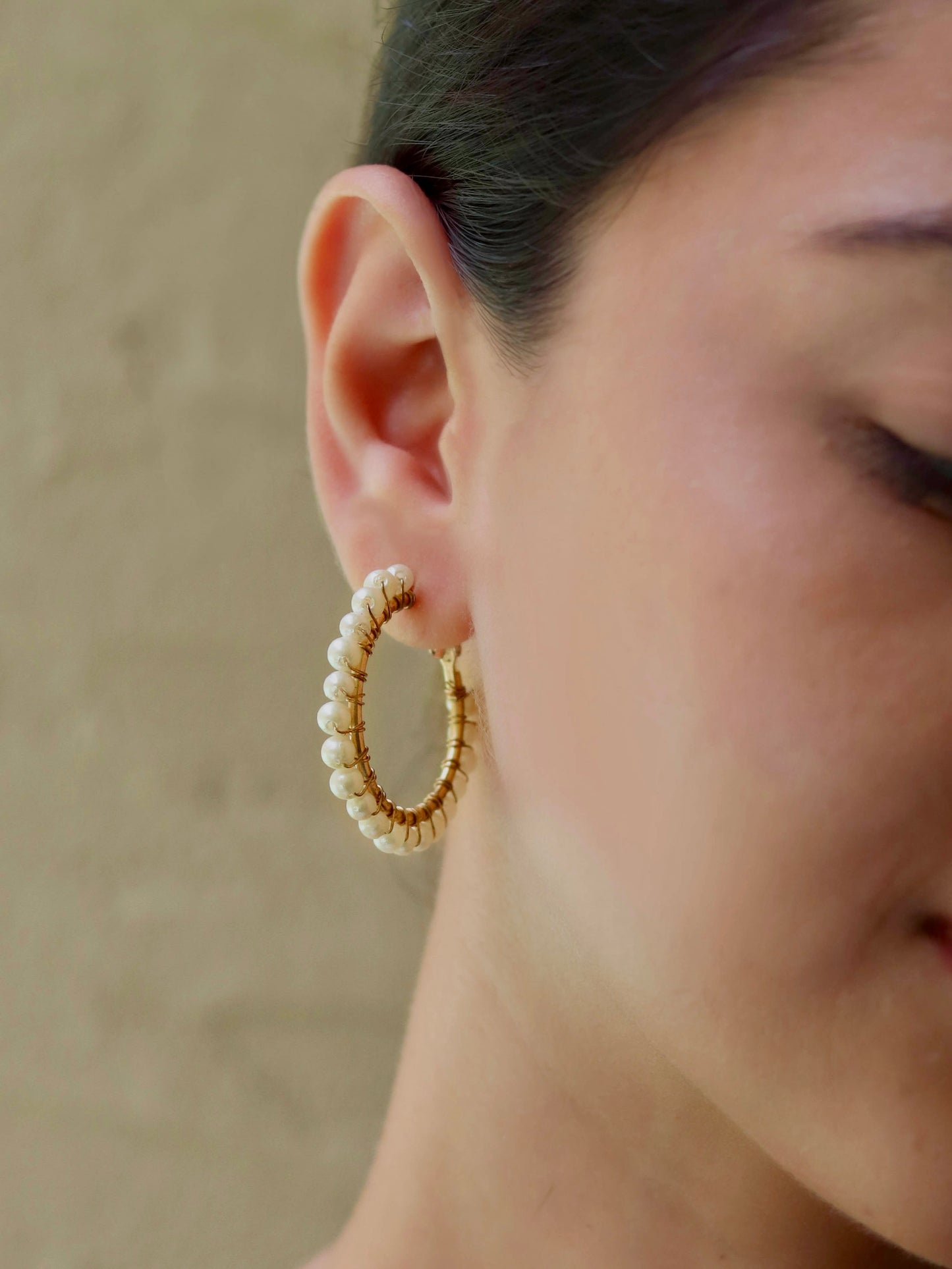 Pearl beaded hoop Earring - Lili-Origin