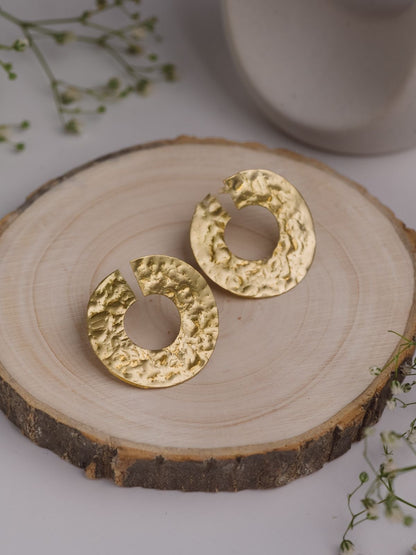 Textured Eye Brass Statement Earring - Lili-Origin