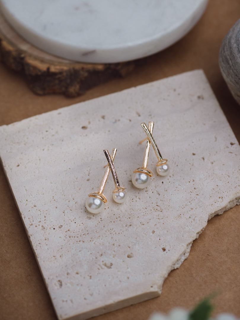 Cross Pearl Lines Earring