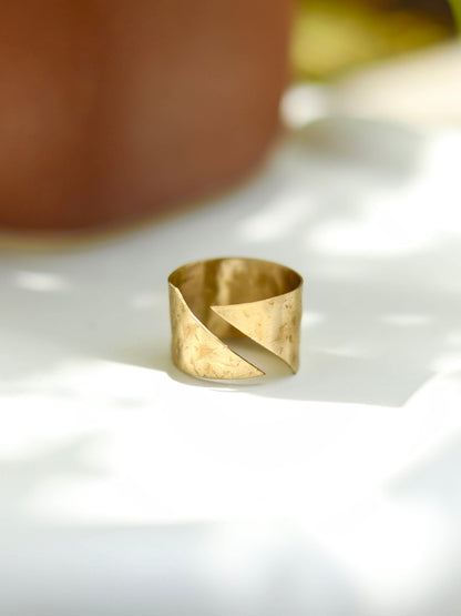 Slant Textured Brass Adjustable Ring - Lili-Origin