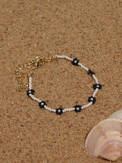 Flower black and white beaded bracelet - Lili-Origin