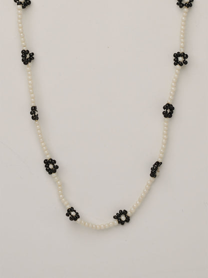 Flower beaded black and white choker - Lili-Origin