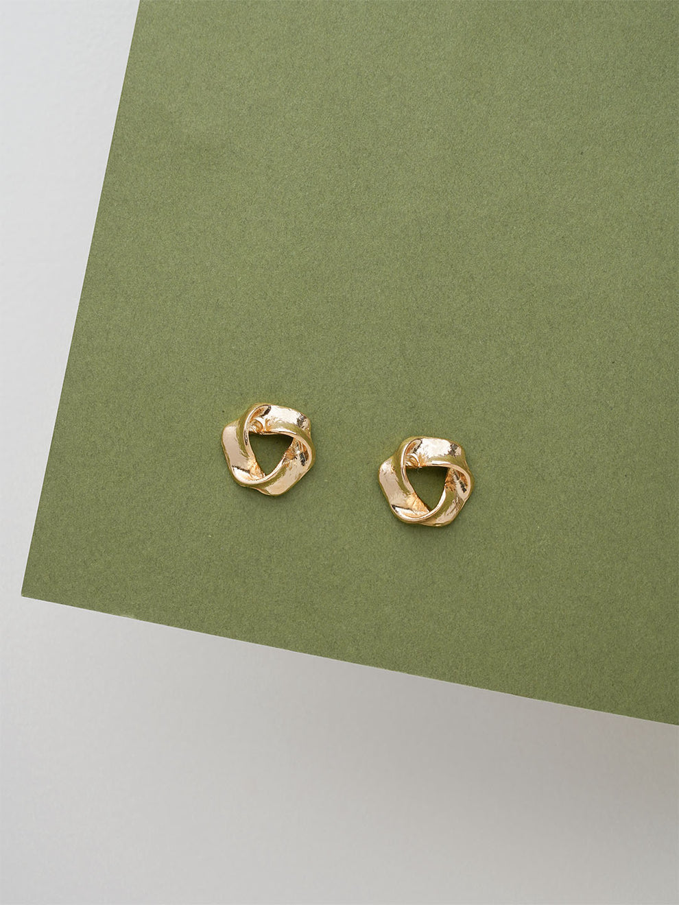 Statement Duo earring ( Demi thunder + Gold Stud) - Lili-Origin