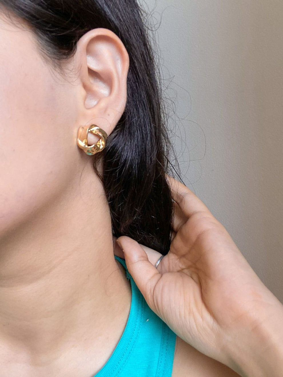 Statement Duo earring ( Demi thunder + Gold Stud) - Lili-Origin