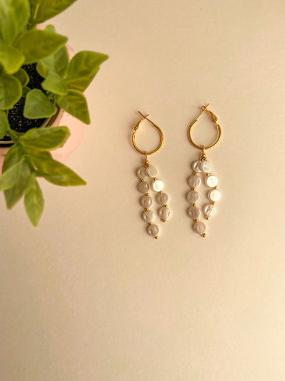 Flat Pearl dangler Earring - Lili-Origin