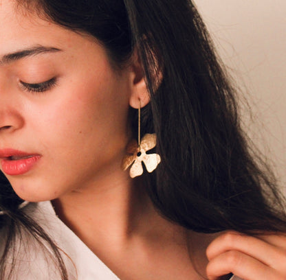 Hanging flower earring - Statement Earring - Lili-Origin